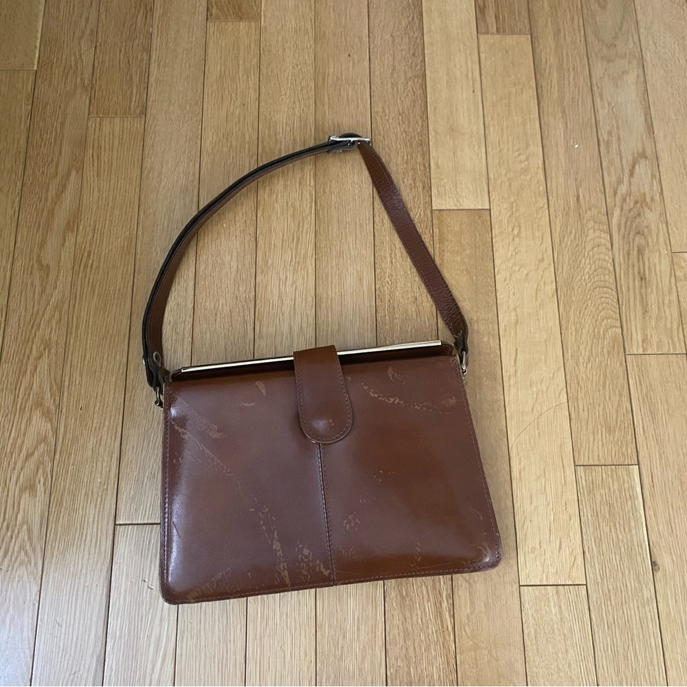 Vintage brown/tan leather shoulder bag